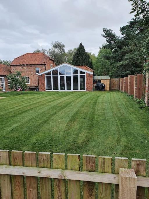 Willow Tree Farm Cottage With Bbq Hut Tattershall Thorpe エクステリア 写真